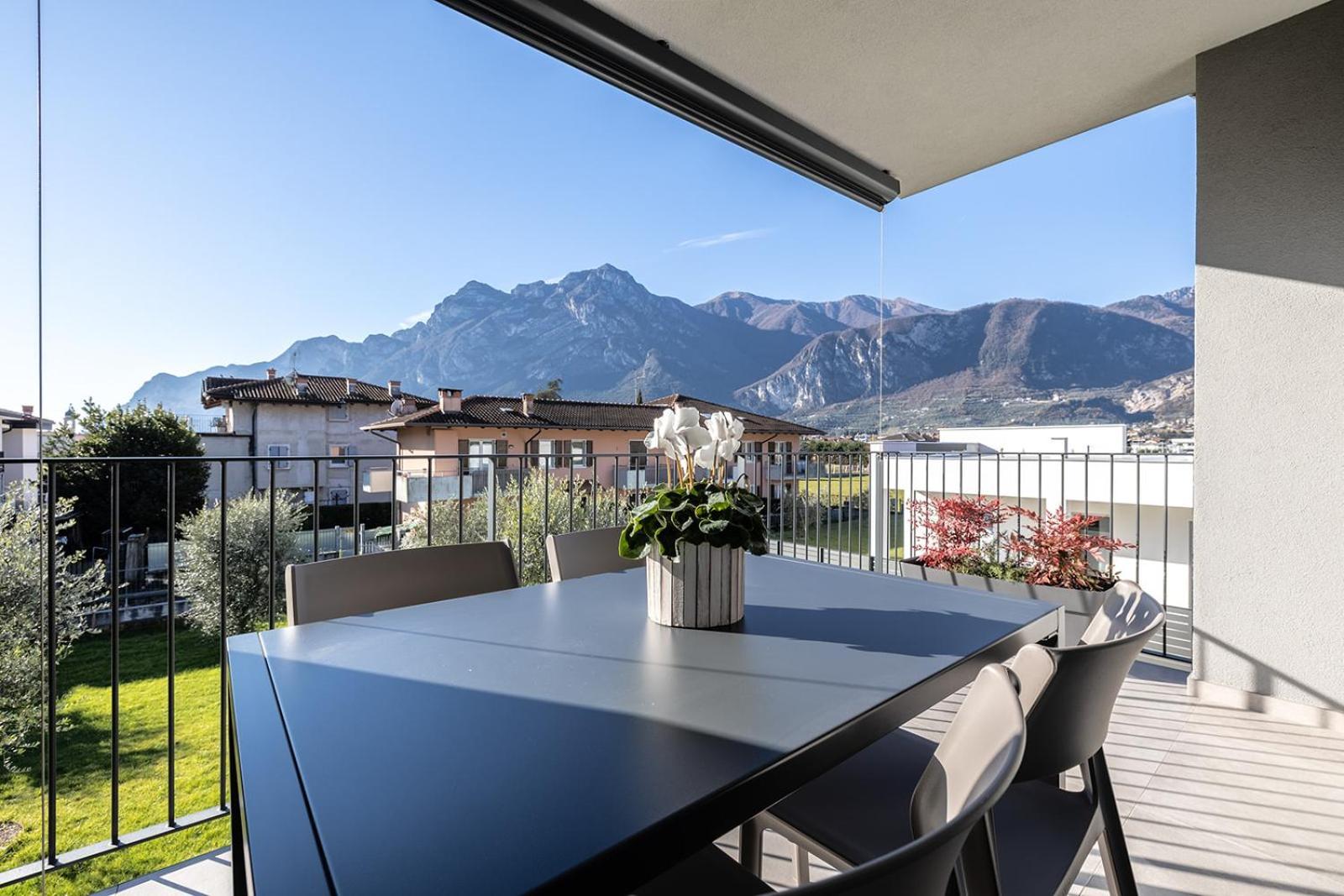 Elvy Garda Living Garden Apartment Riva del Garda Exterior photo